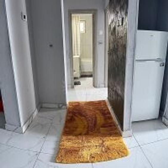 Apartament cu 3 camere decomandat, mobilat în Republicii