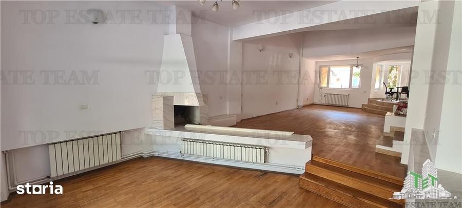 Casă cu 9 camere cu Teren 358 Mp în Grivița