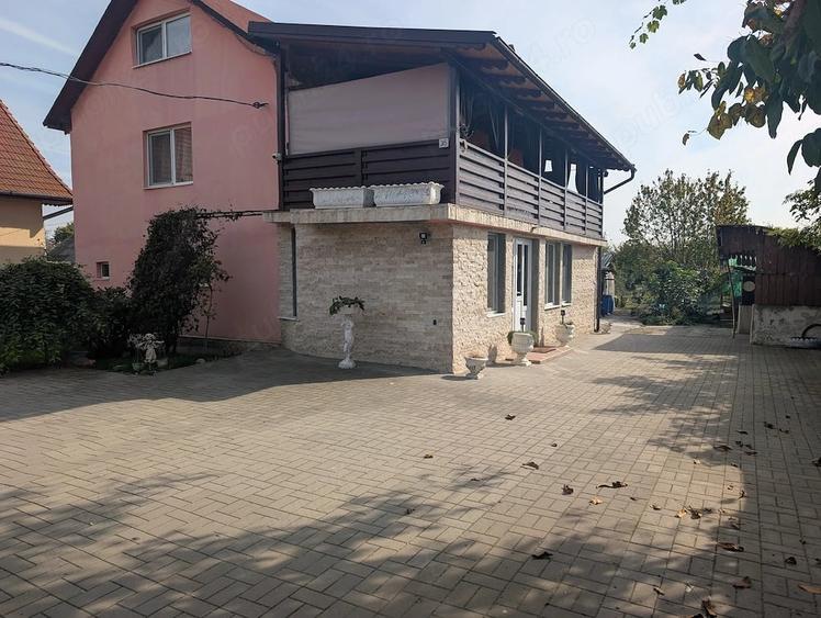 Casă cu Teren 1250 Mp în Central
