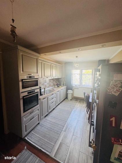 Apartament cu 4 camere semidecomandat în Nufărul