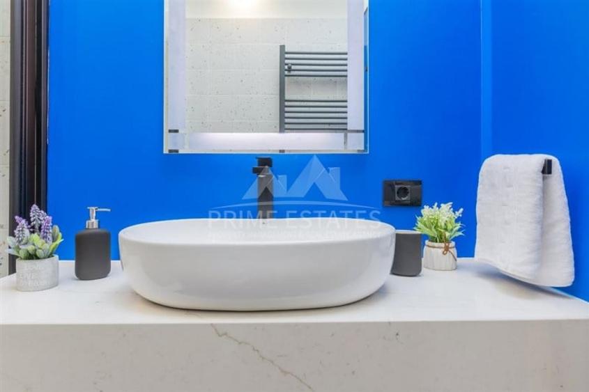 Casă individuală cu 12 camere decomandat cu Canalizare în P-ța Dorobanți