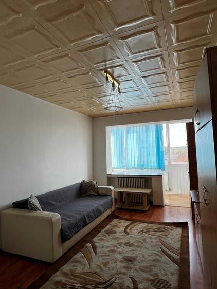 Apartament cu 3 camere decomandat în Sud