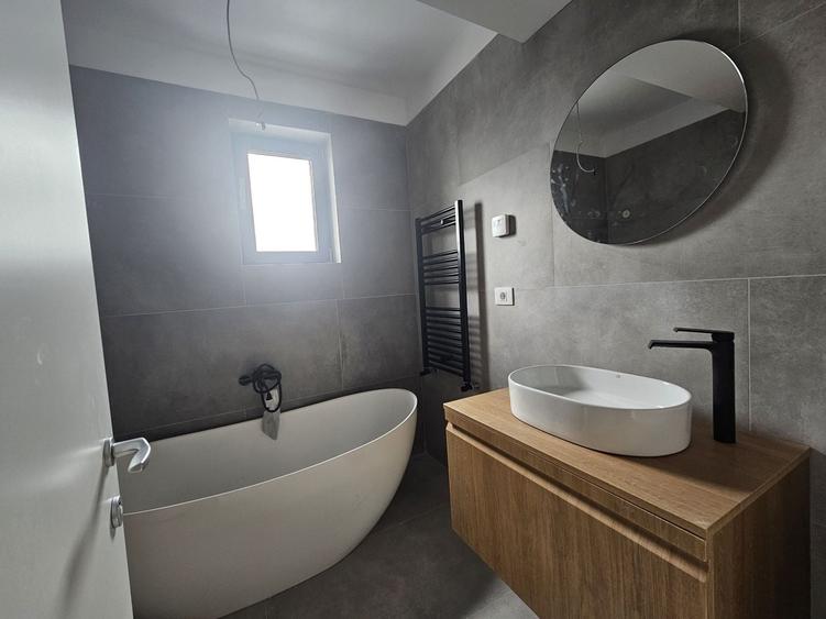 Apartament cu 4 camere decomandat în Iancu Nicolae