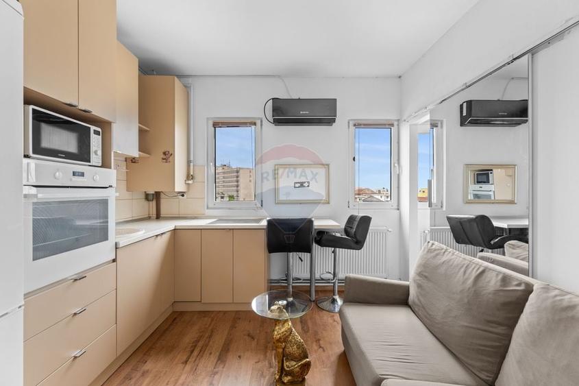 Apartament cu 2 camere semidecomandat, mobilat în Central