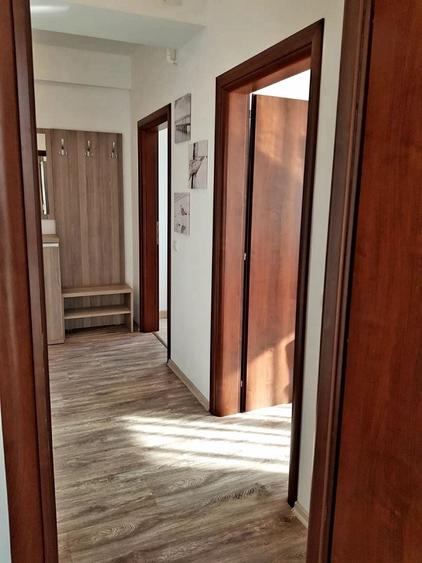 Inchiriez apartament decomandat 2 camere Mamaia Summerland - 8