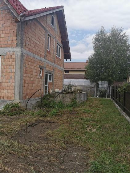 Casă individuală cu 4 camere cu Canalizare în Hărman