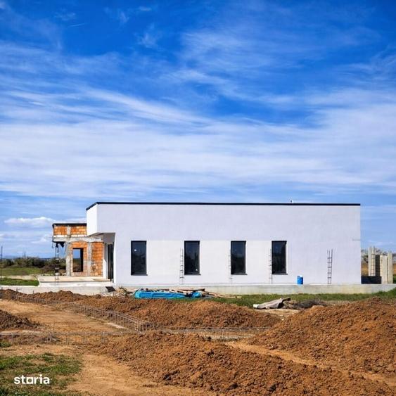 Casă cu 4 camere în Ostratu