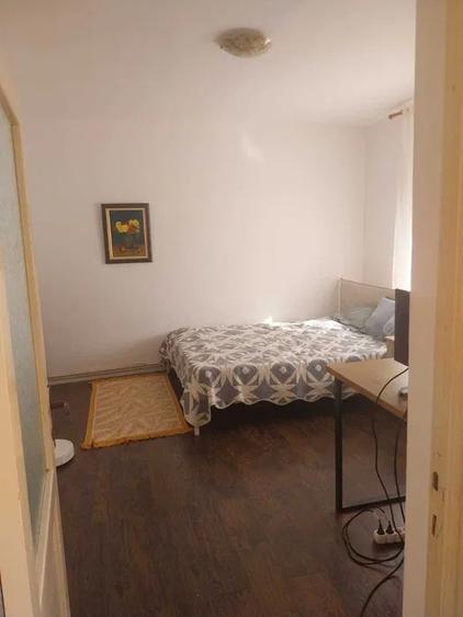 Apartament cu 2 camere semidecomandat, mobilat în Podul de Fier
