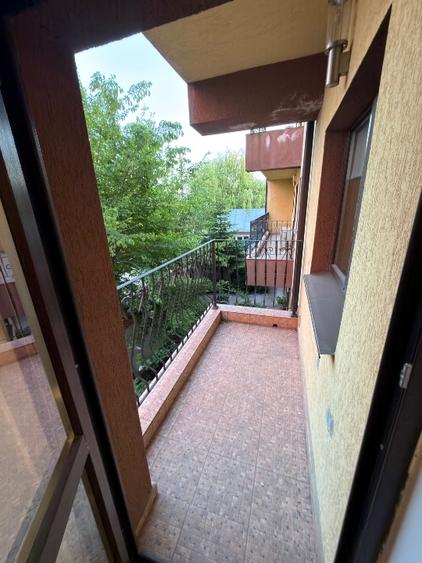 Apartament cu 5 camere decomandat, mobilat în Giurgiului