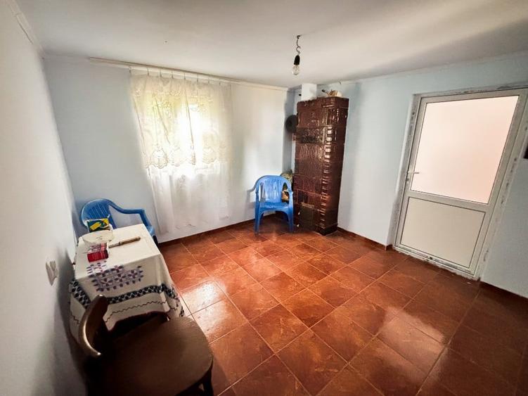 Casă cu 6 camere cu Teren 1247 Mp în Clănița