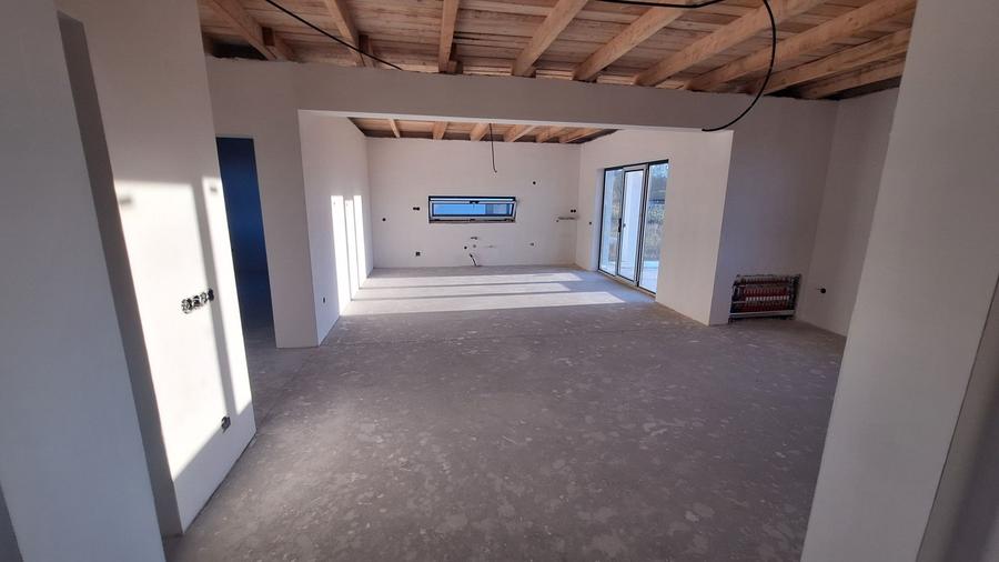 Casă cu 3 camere în Central