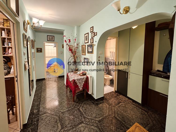 Apartament 3 camere – zona centrală, Piatra-Neamț