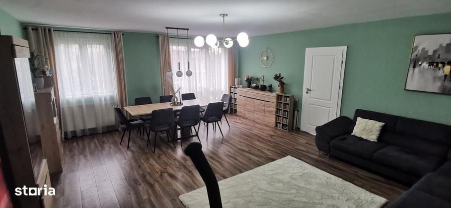 Casă cu 4 camere în Central