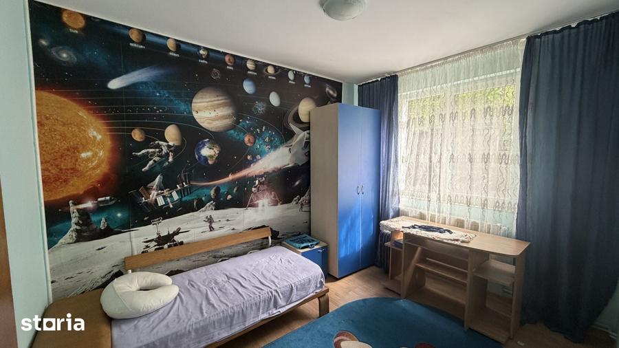 Apartament cu 3 camere semidecomandat în Central