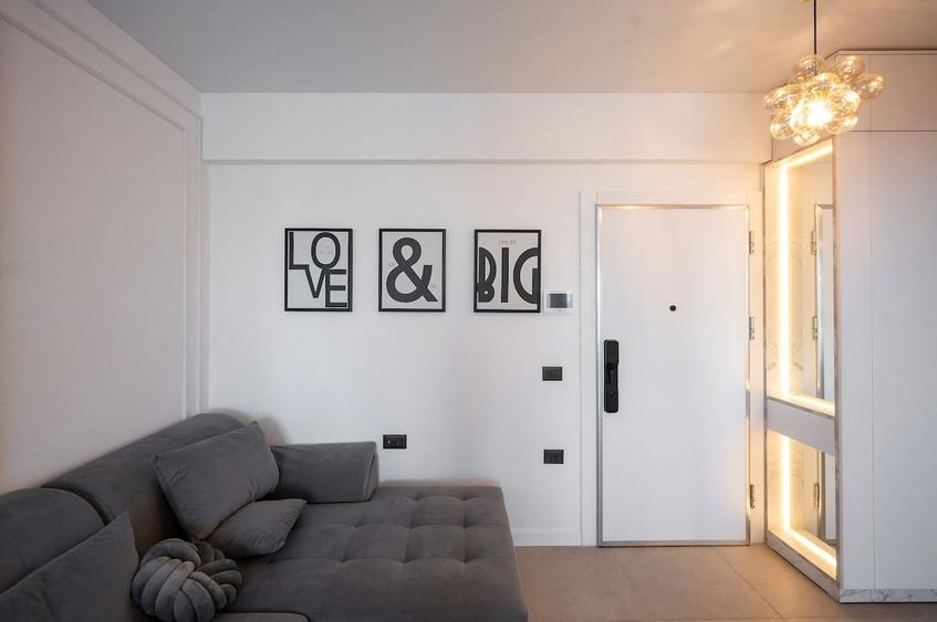 Apartament cu 2 camere decomandat în Mamaia-Sat