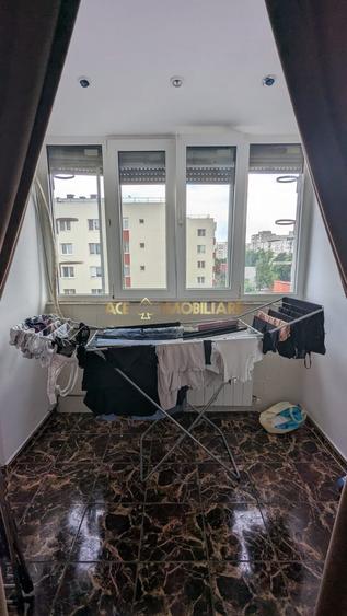 Apartament cu 4 camere decomandat, mobilat în Berceni