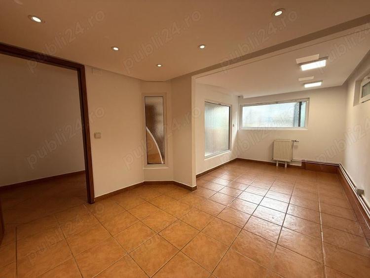 Spațiu comercial, 90 mp în Central