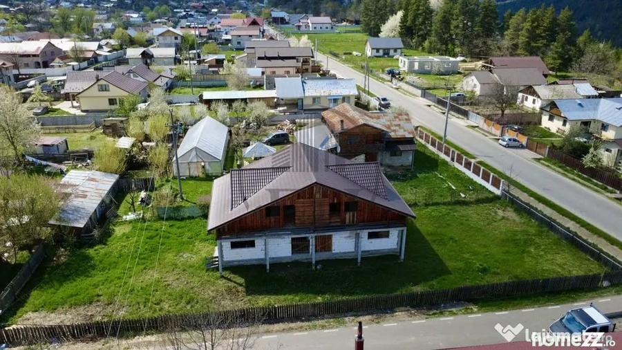 Casă cu 7 camere cu Teren 795 Mp în Năruja