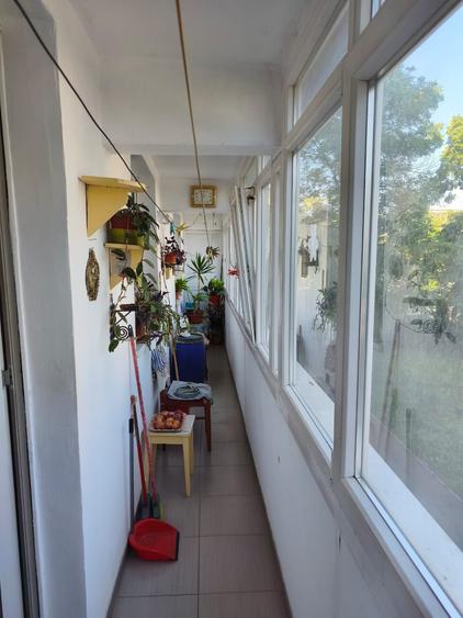 Apartament cu 3 camere decomandat în Drumul Taberei