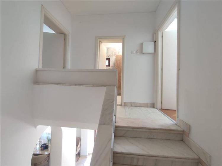 Casă cu 4 camere cu Teren 275 Mp în Tineretului