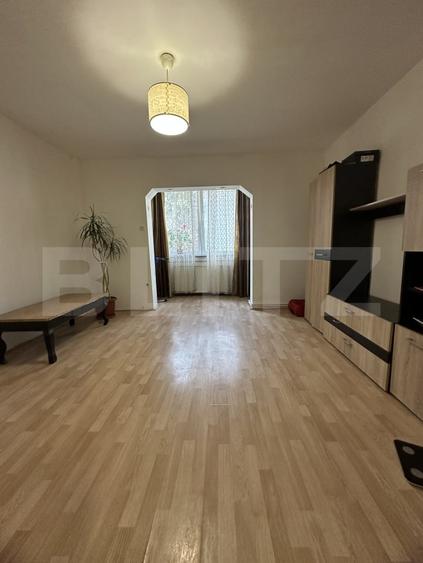 Apartament de vanzare, 55 mp, zona Dambu Pietros - 1