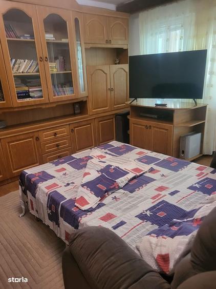 Apartament cu 3 camere decomandat în Mangalia