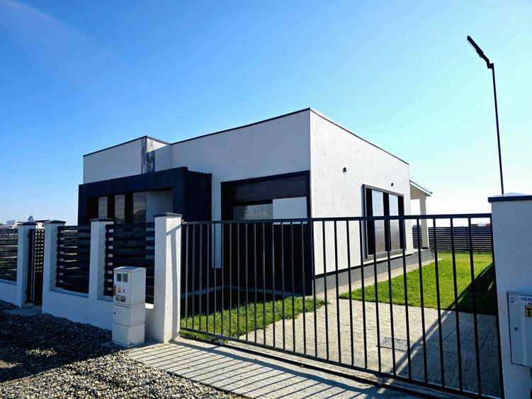 Casă individuală cu 4 camere cu Teren 375 Mp în Berceni
