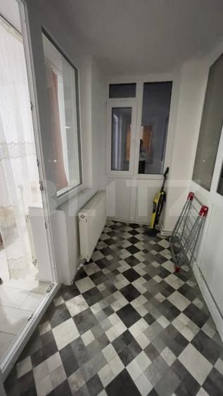 Apartament cu 3 camere decomandat, mobilat în Mioveni
