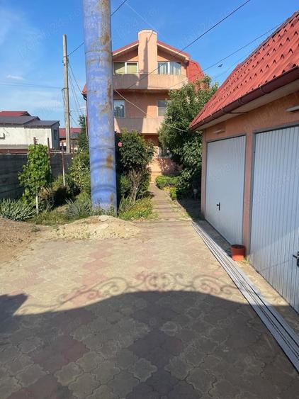 Casă cu 4 camere în Otopeni