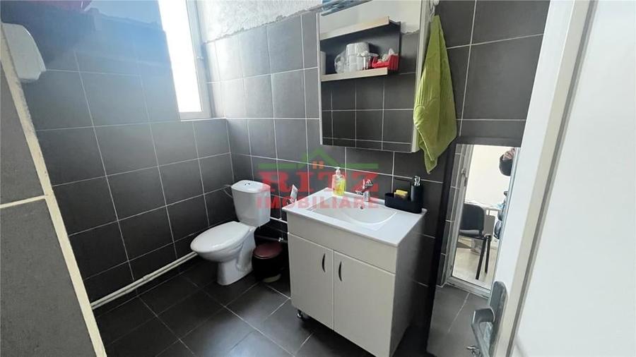Spațiu comercial, de 560 mp, în Crișan