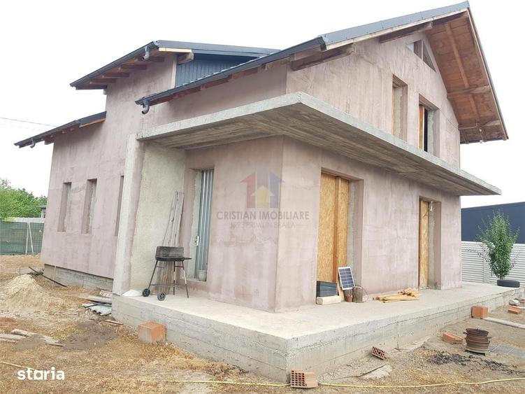 Casă cu 4 camere în Cazasu