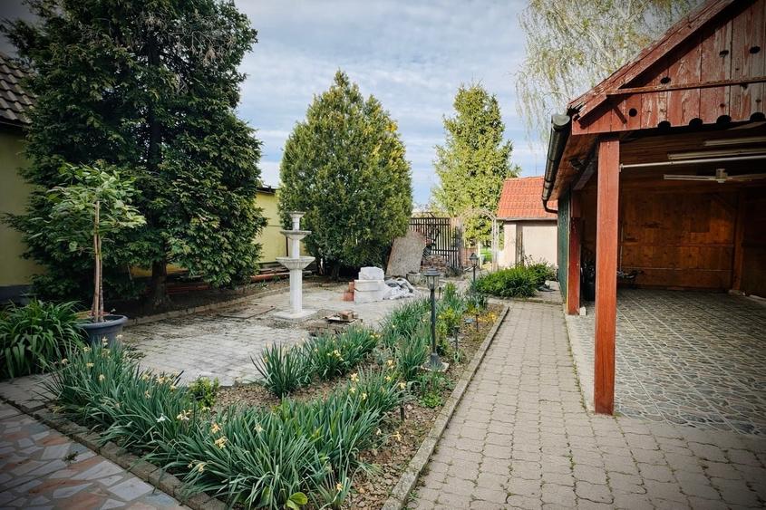 Casă cu 4 camere în Miniș