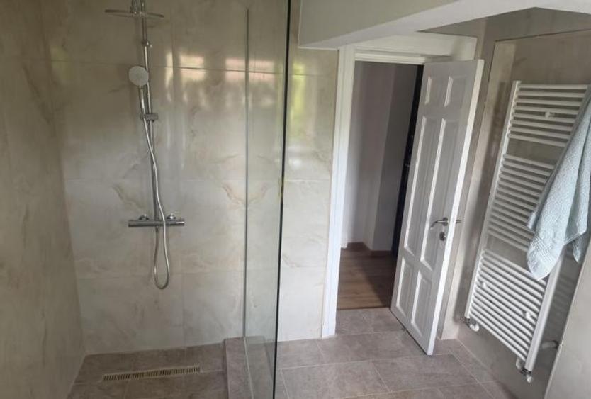 Apartament cu 3 camere semidecomandat, mobilat în Grivița