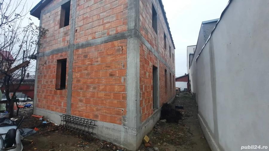 Casă cu Teren 298 Mp în Chercea