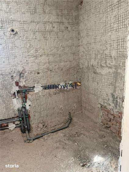 Casă cu 5 camere cu Teren 400 Mp în Titulescu