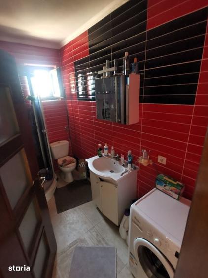 Casă cu 8 camere cu Teren 1481 Mp în Sântandrei