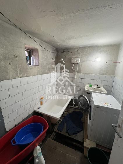 Casă individuală cu 4 camere cu Canalizare în Central