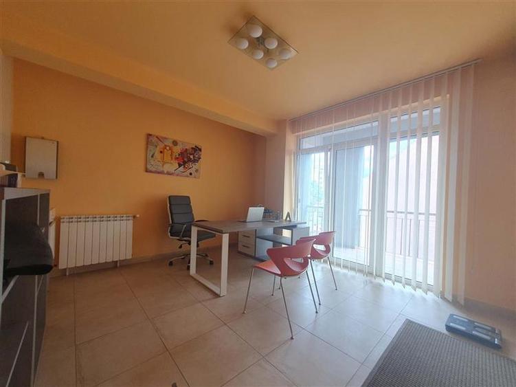 Apartament cu 3 camere decomandat, mobilat în Fabric