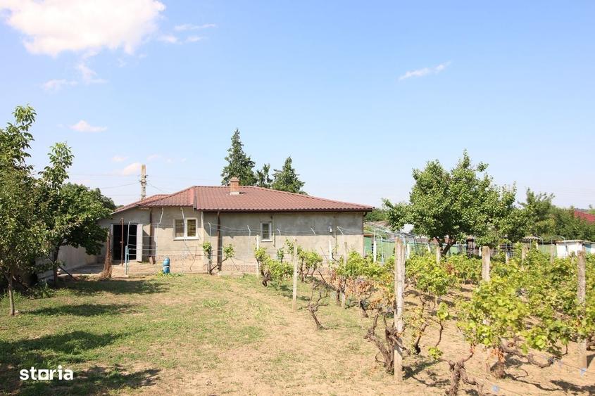 Casă cu 3 camere în Tulucești