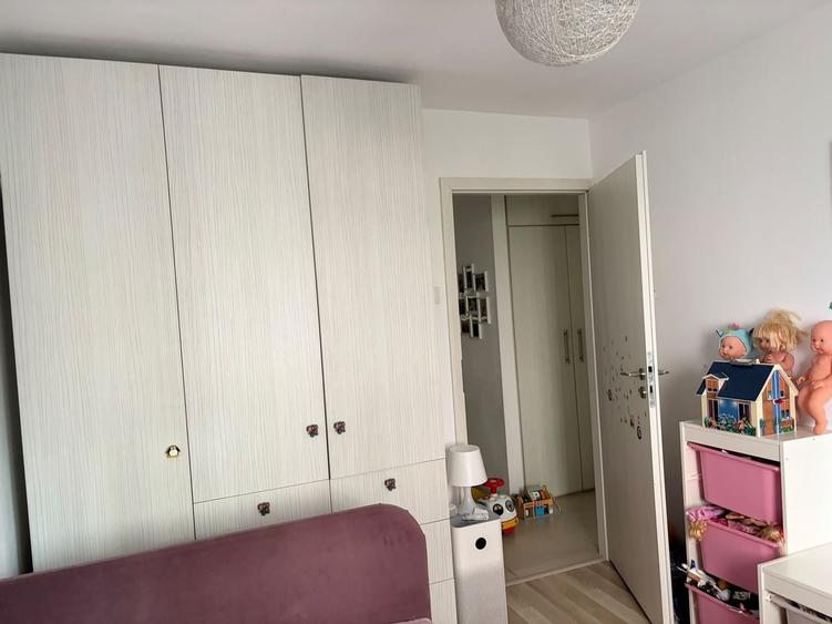 Apartament cu 3 camere, mobilat în 13 Septembrie