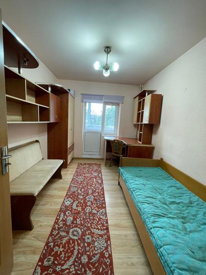 Apartament cu 3 camere decomandat, mobilat în Canta