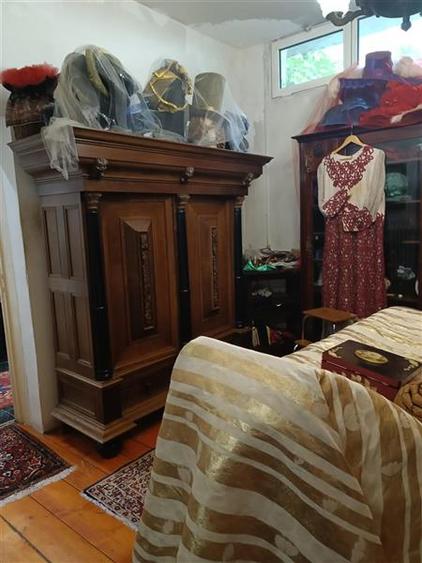 Apartament cu 4 camere semidecomandat, mobilat în Unirii