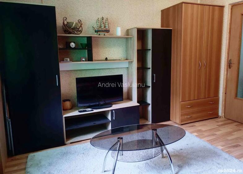 Garsoniera de vanzare in cartierul Noua