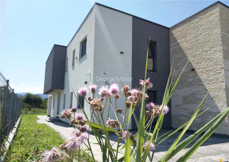 Vila impozanta, aspect deosebit, configuratie tip duplex, vi
