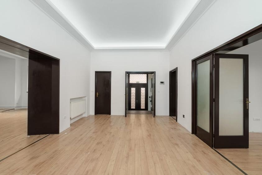 VILA INTERBELICA DE 550 MP-FOISORUL DE FOC - 1