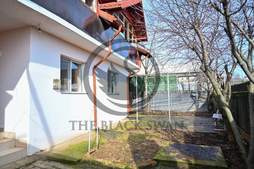 Casa cu 7 camere de vanzare | Zona Centrala, Baicoi | Comision 0% - 2