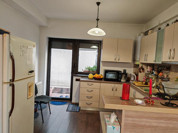 VANZARE CASA VILA TIP DUPLEX - 8