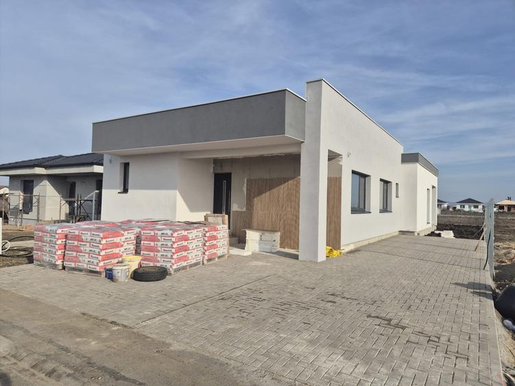 Vila moderna parter. 4 camere, eficienta energetic Via Carmina Arad, comision 0 - 6