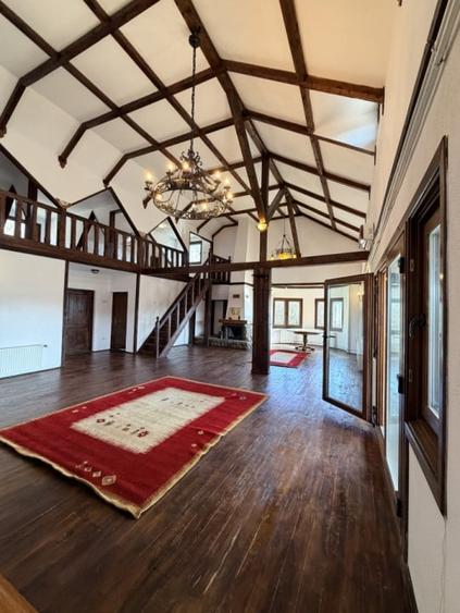 Refugiu Exclusivist Prahova Casa cu 5.2 ha, Panoramă Pârâu și Potențial Turistic - 8