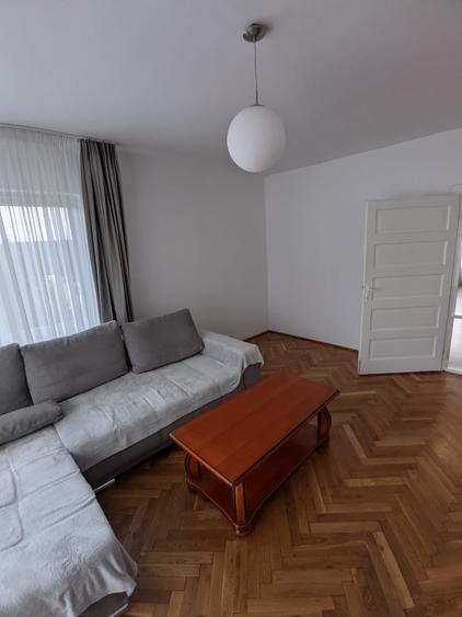 Casă cu etaj de vânzare, 5 camere, 2 băi, Dâmbu Rotund zona strada Livezeni - 2